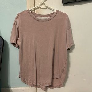 aerie shirt, size small, nothing wrong with it i just don’t wear it!